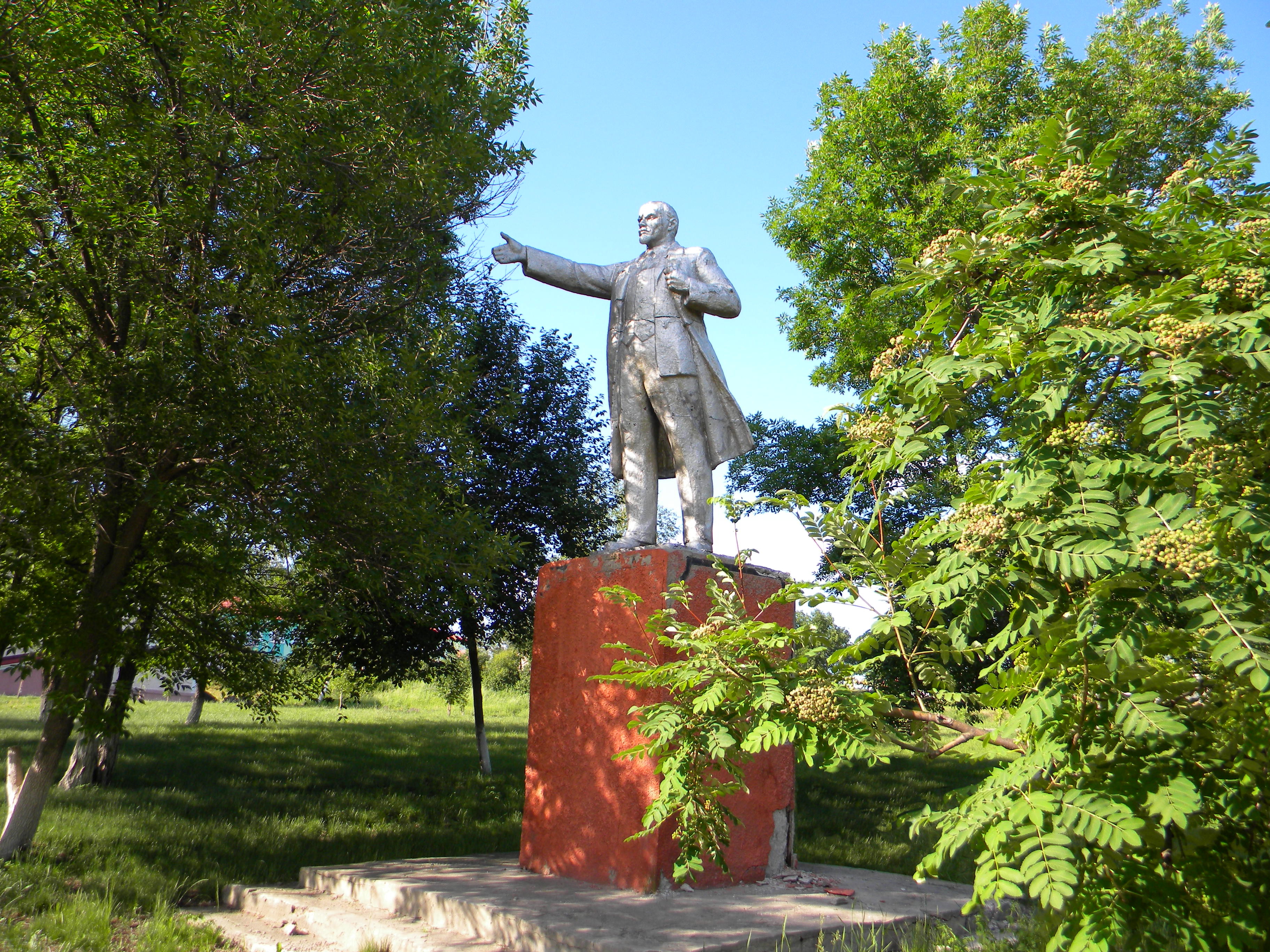 Памятник Ленину в Казинке